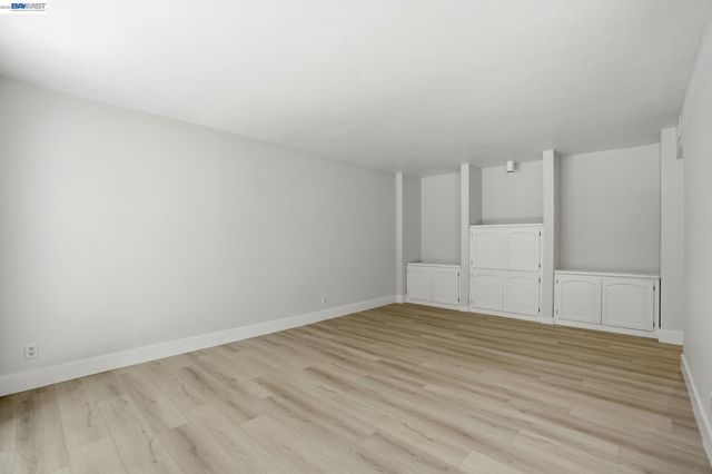 460 N Civic Dr 106, Walnut Creek, CA 94596