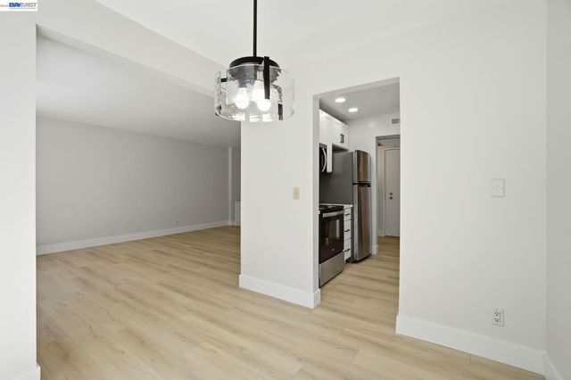 460 N Civic Dr 106, Walnut Creek, CA 94596