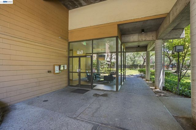 460 N Civic Dr 106, Walnut Creek, CA 94596