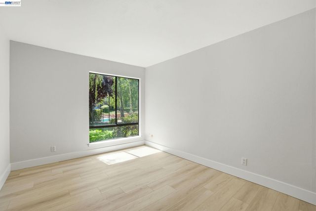 460 N Civic Dr 106, Walnut Creek, CA 94596