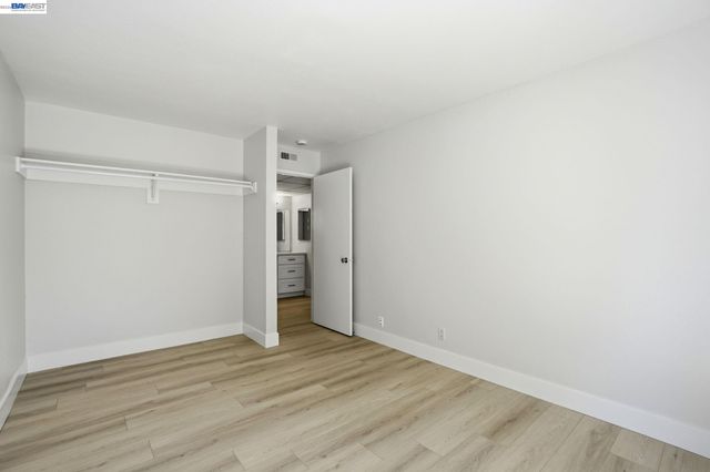 460 N Civic Dr 106, Walnut Creek, CA 94596