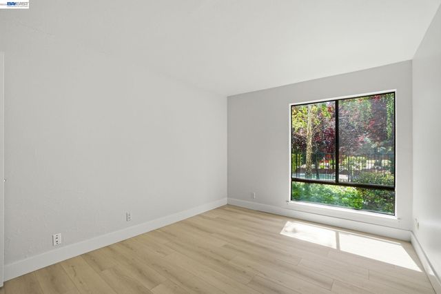 460 N Civic Dr 106, Walnut Creek, CA 94596