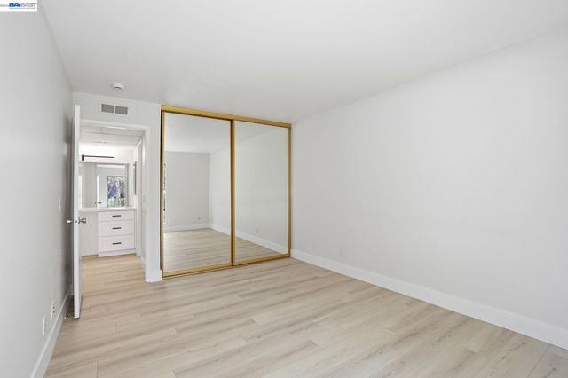 460 N Civic Dr 106, Walnut Creek, CA 94596