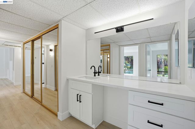 460 N Civic Dr 106, Walnut Creek, CA 94596