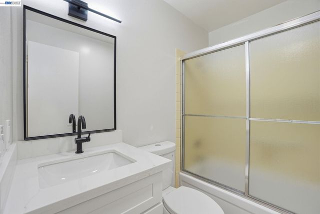 460 N Civic Dr 106, Walnut Creek, CA 94596