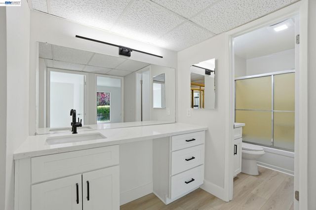 460 N Civic Dr 106, Walnut Creek, CA 94596