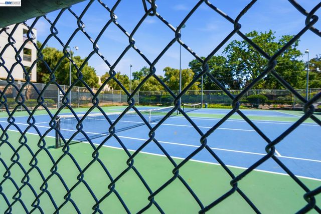 460 N Civic Dr 106, Walnut Creek, CA 94596