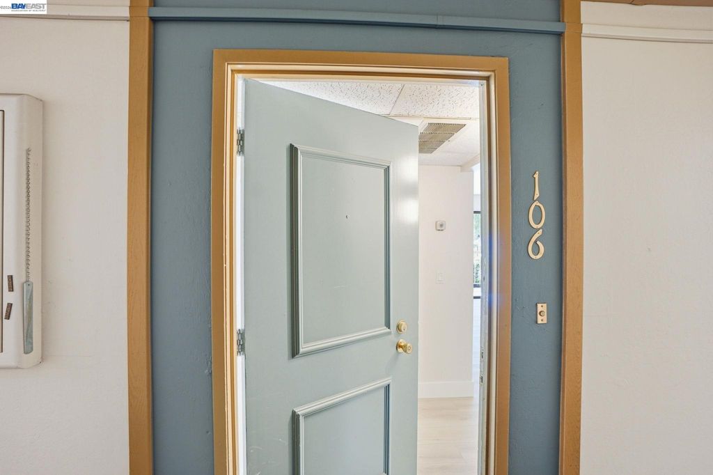 460 N Civic Dr 106, Walnut Creek, CA 94596