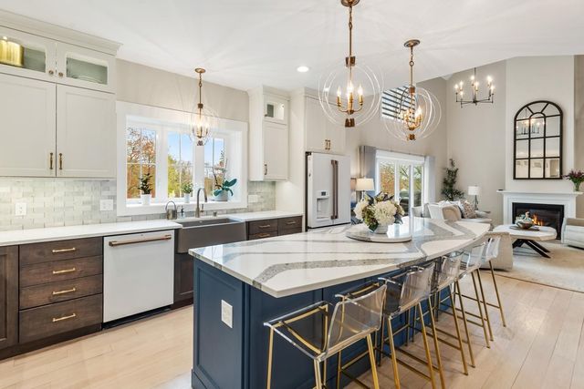 9 Shay Ln, North Reading, MA 01864