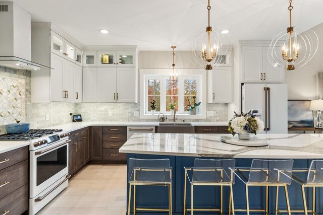 9 Shay Ln, North Reading, MA 01864