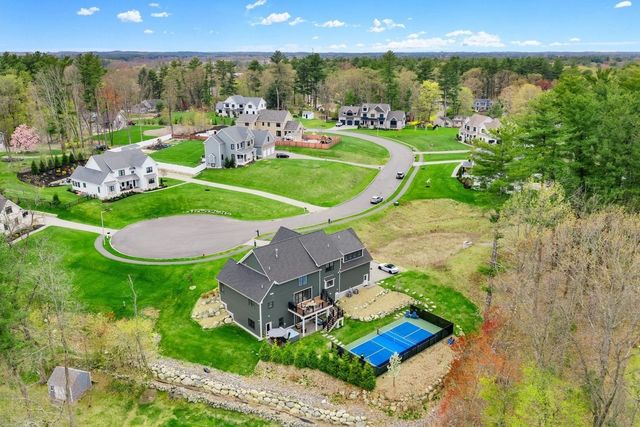 9 Shay Ln, North Reading, MA 01864