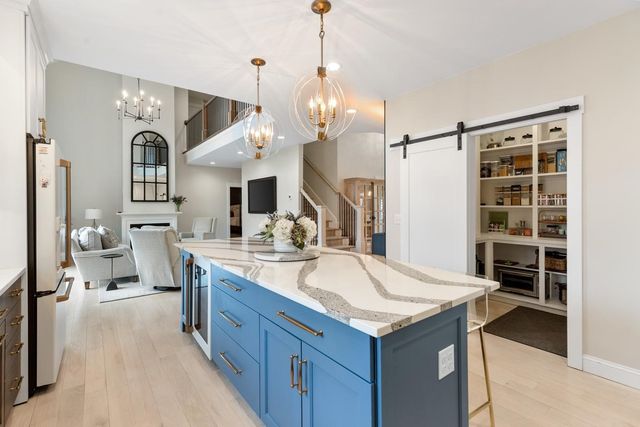 9 Shay Ln, North Reading, MA 01864