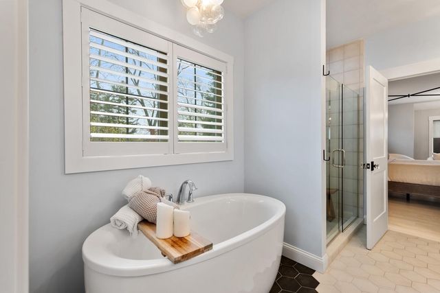 9 Shay Ln, North Reading, MA 01864