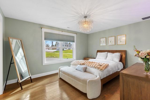 9 Shay Ln, North Reading, MA 01864