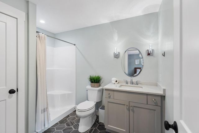 9 Shay Ln, North Reading, MA 01864