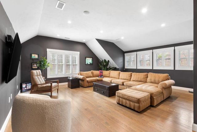 9 Shay Ln, North Reading, MA 01864