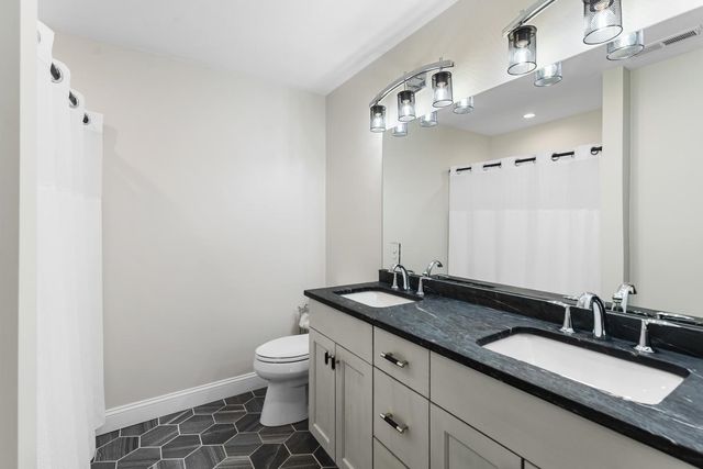 9 Shay Ln, North Reading, MA 01864