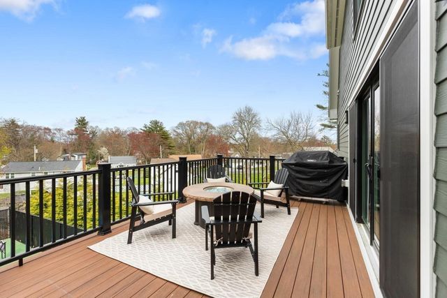 9 Shay Ln, North Reading, MA 01864