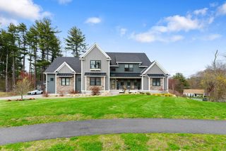9 Shay Ln, North Reading, MA 01864