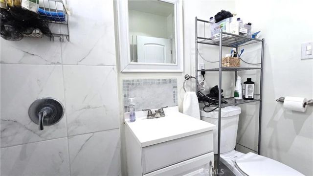 6704 Rhea Avenue, Reseda, CA 91335