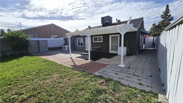 6704 Rhea Avenue, Reseda, CA 91335