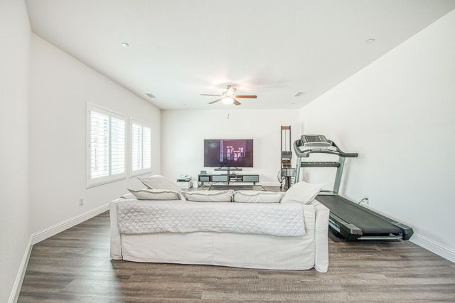 4410 W Langden Drive, Fresno, CA 93722