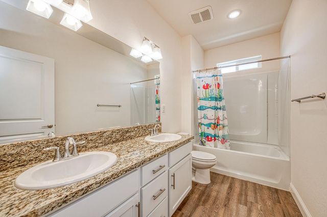 4410 W Langden Drive, Fresno, CA 93722