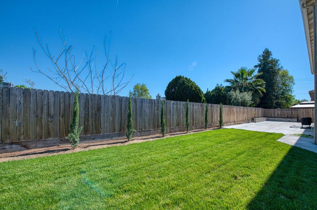 Image 26 of property listing at 4410 W Langden Drive, Fresno, CA 93722