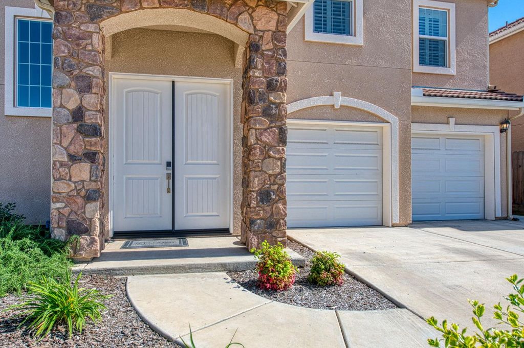 Image 3 of property listing at 4410 W Langden Drive, Fresno, CA 93722