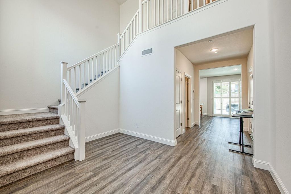 Image 5 of property listing at 4410 W Langden Drive, Fresno, CA 93722