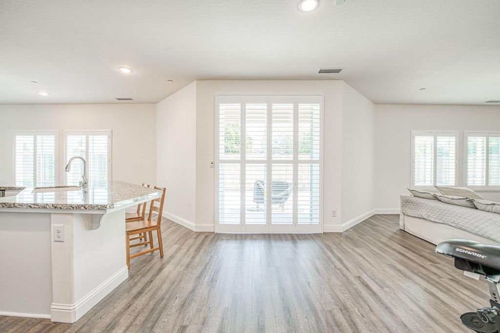 Image 6 of property listing at 4410 W Langden Drive, Fresno, CA 93722