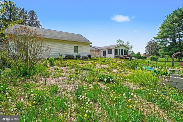 10416 JONESTOWN RD, Annville, PA 17003