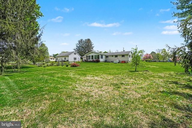 10416 JONESTOWN RD, Annville, PA 17003