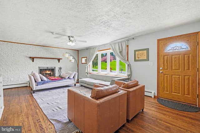 10416 JONESTOWN RD, Annville, PA 17003