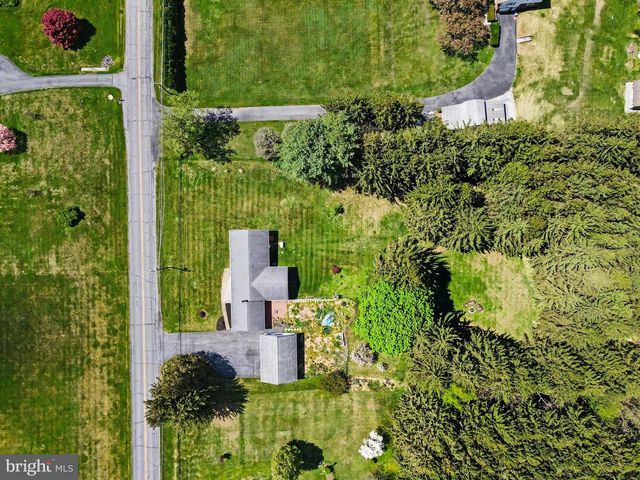 10416 JONESTOWN RD, Annville, PA 17003
