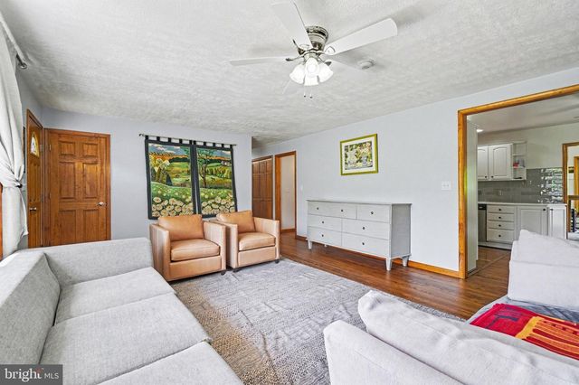 10416 JONESTOWN RD, Annville, PA 17003