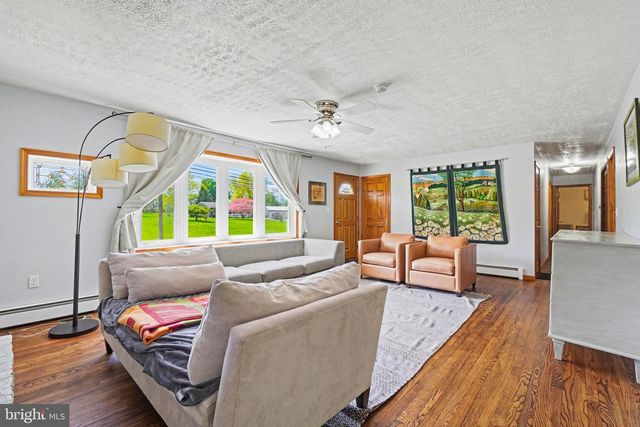 10416 JONESTOWN RD, Annville, PA 17003