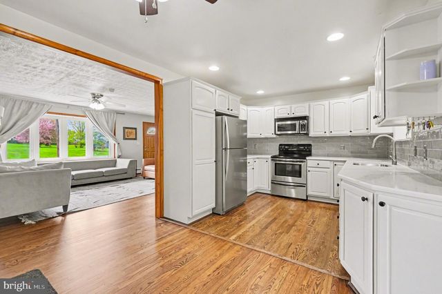 10416 JONESTOWN RD, Annville, PA 17003