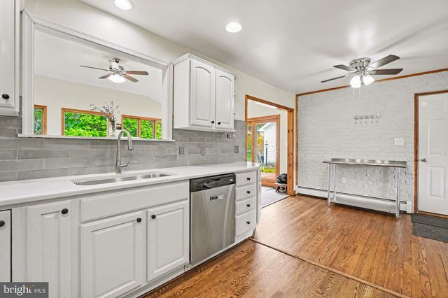 10416 JONESTOWN RD, Annville, PA 17003