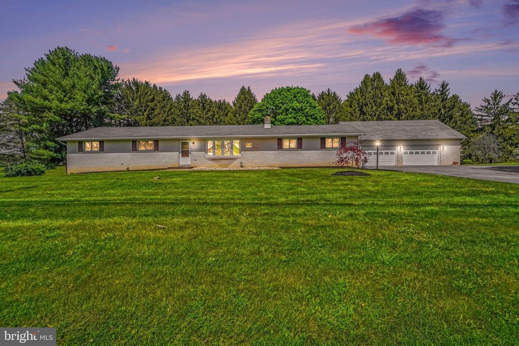10416 JONESTOWN RD, Annville, PA 17003