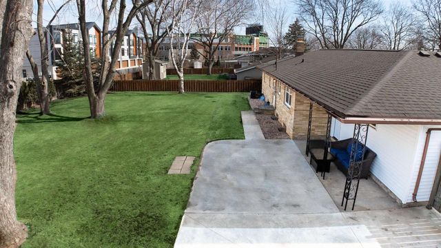 1112 BLUE RIDGE DRIVE, Green Bay, WI 54304