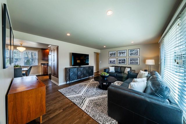 1112 BLUE RIDGE DRIVE, Green Bay, WI 54304