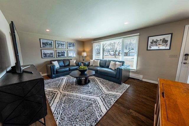 1112 BLUE RIDGE DRIVE, Green Bay, WI 54304