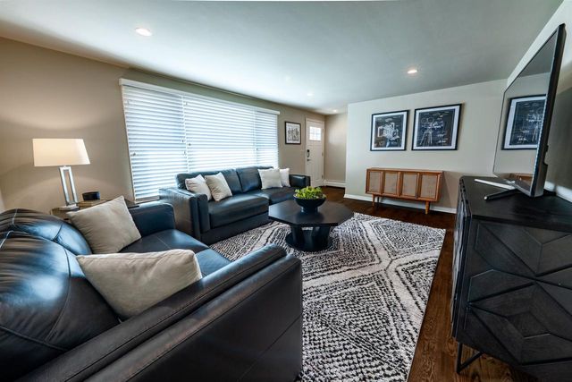 1112 BLUE RIDGE DRIVE, Green Bay, WI 54304