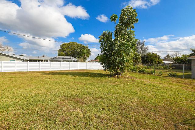 610 NW Marion Avenue, Port St. Lucie, FL 34983