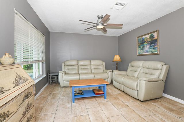 610 NW Marion Avenue, Port St. Lucie, FL 34983