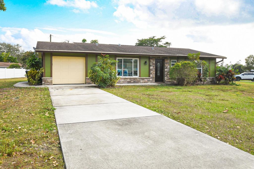 610 NW Marion Avenue, Port St. Lucie, FL 34983