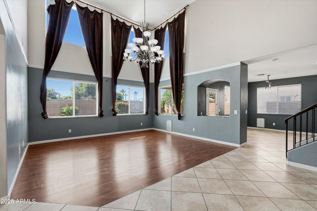 5661 W DESERT JEWEL Drive, Glendale, AZ 85302
