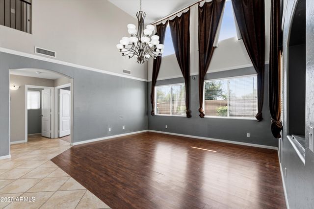 5661 W DESERT JEWEL Drive, Glendale, AZ 85302