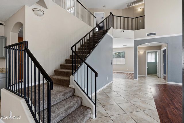 5661 W DESERT JEWEL Drive, Glendale, AZ 85302
